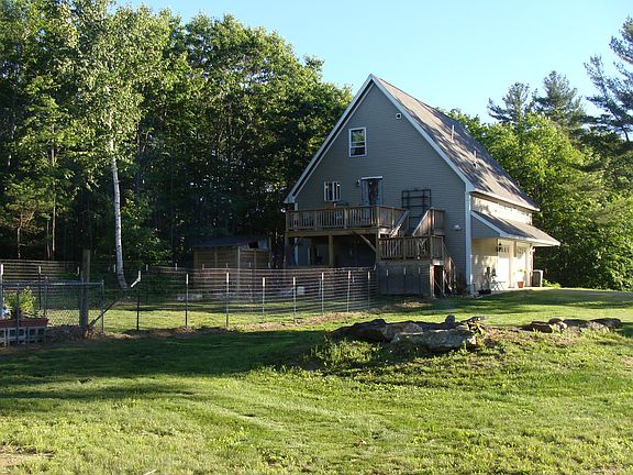 Side yard & Huge fire pit.