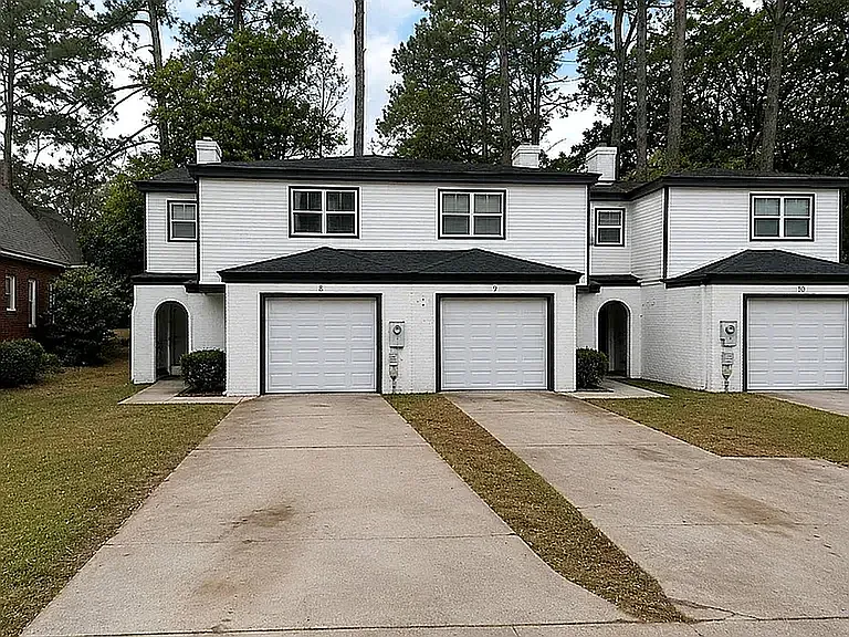 3 bed, 1428 sqft, $1,650 — Photo 1