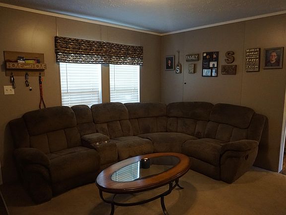 5th image of 2085 Garry Ave