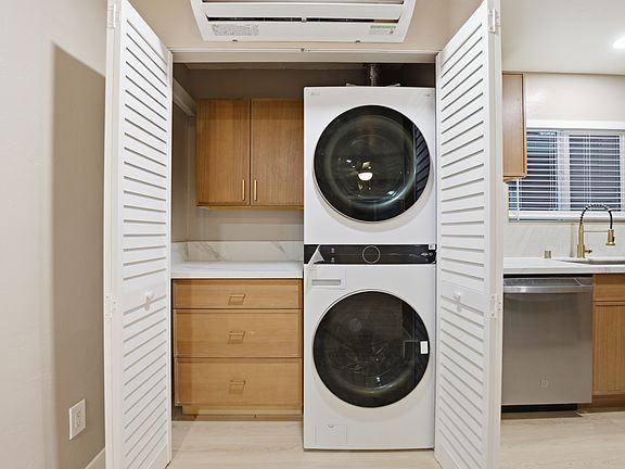 3rd image of 4021 Lamont St APT 2