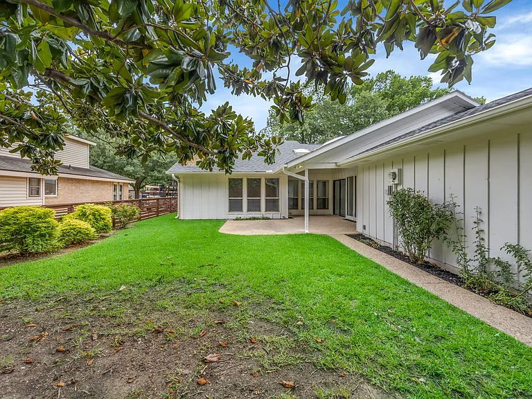 13826 Wooded Creek Ct — Photo 34