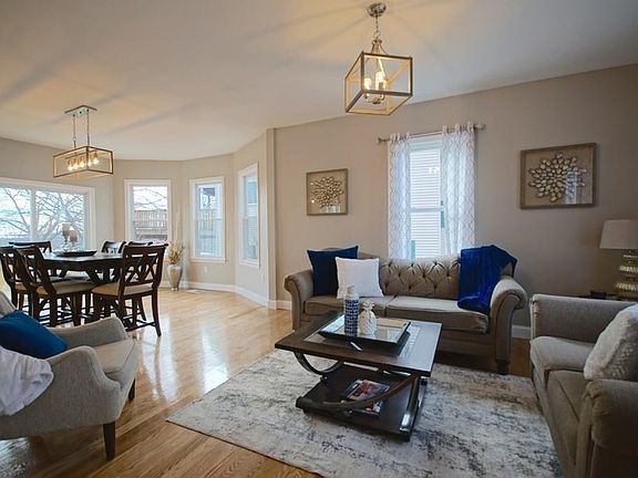 5th image of 26 Woodlawn St