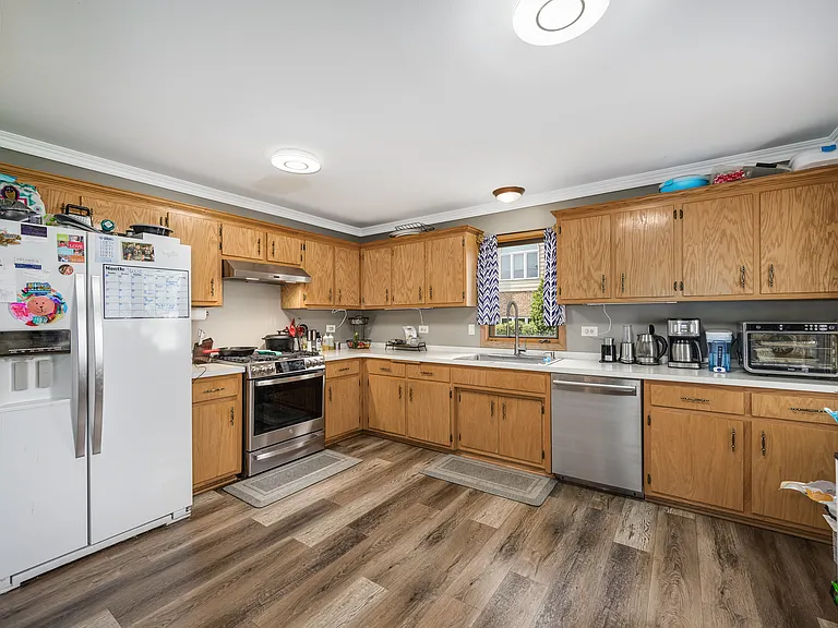 19322 Lisadell Dr — Photo 10