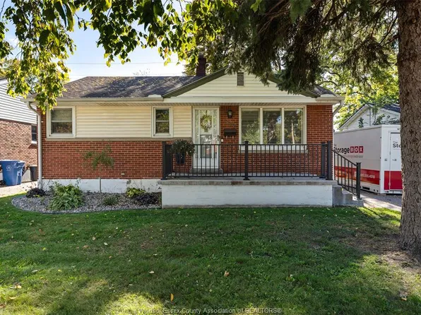 1205 Chappell Ave, Windsor, ON N9C 3C8