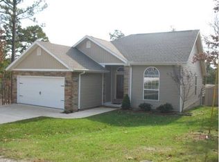 8541 Woodcrest Dr, Rogers, AR 72756