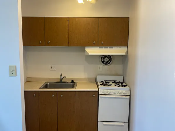7670 Brockton Rd #207, Philadelphia, PA 19151