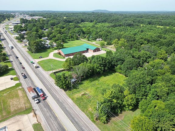 5th image of 1409 Us Highway 271 N