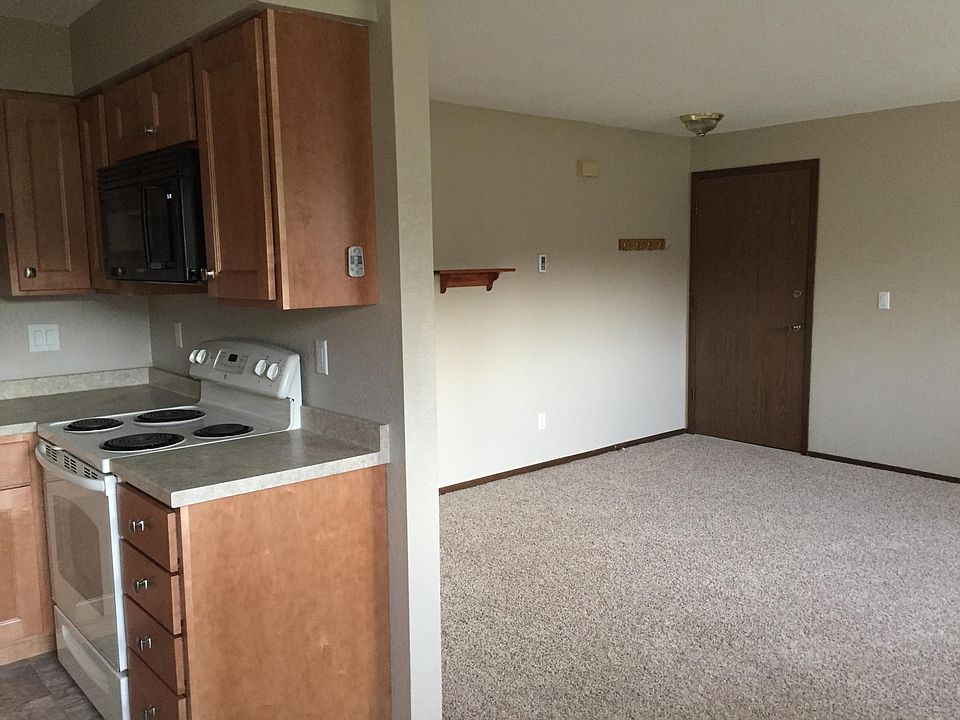 1st image of 3090 N Grandview Ave #3