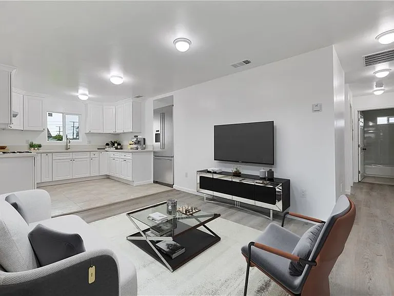 527 W 119th St #527 — Photo 4