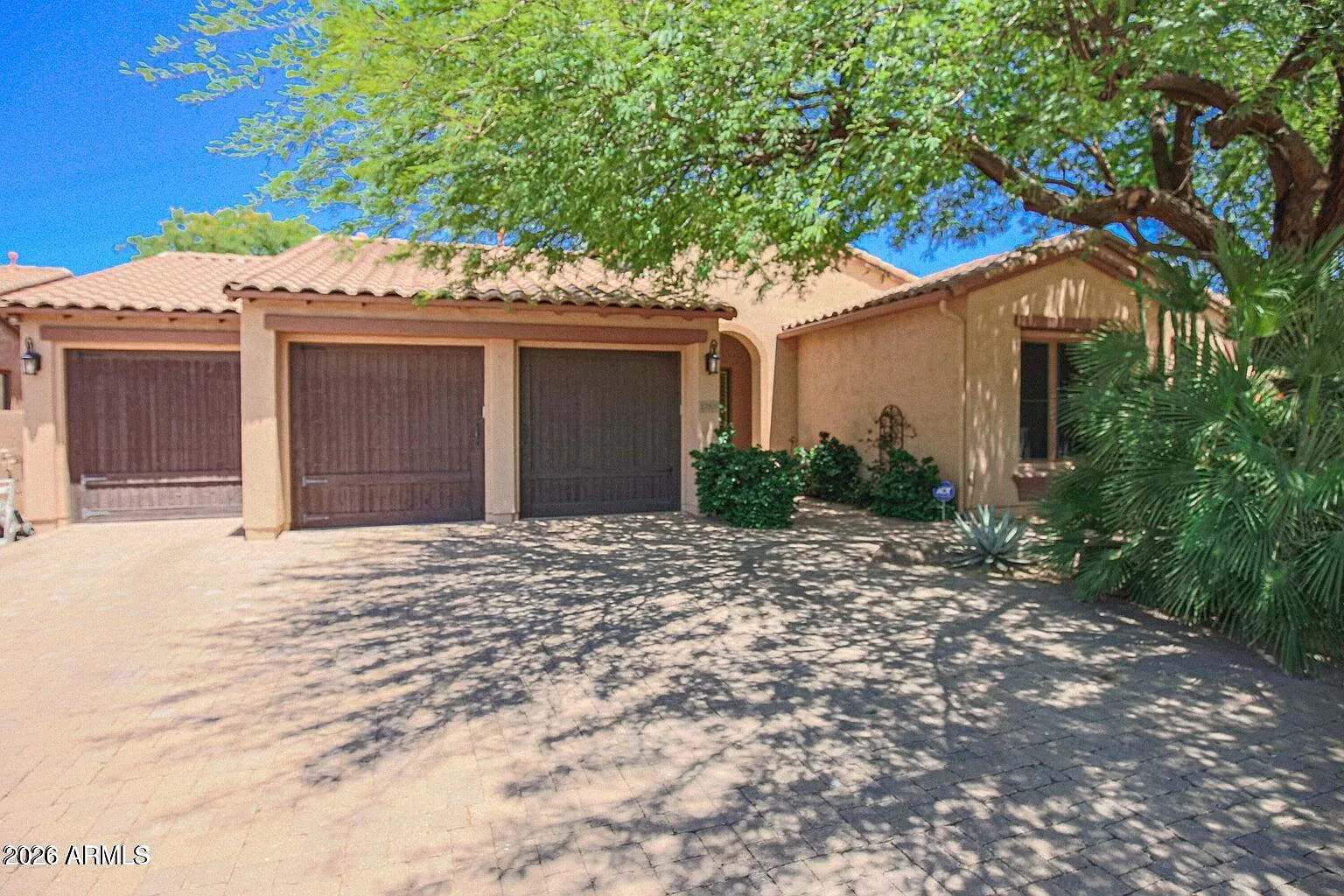 5 bed, 4.5 bath, 4678 sqft, $7,000 — Photo 2