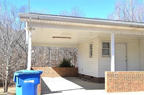 CARPORT