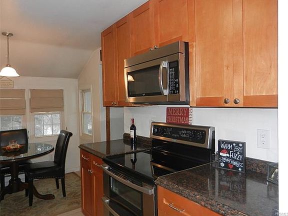 4th image of 1902 Holly Stream Ct