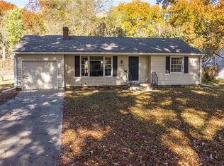 5008 Tomahawk Rd, Prairie Village, KS 66208