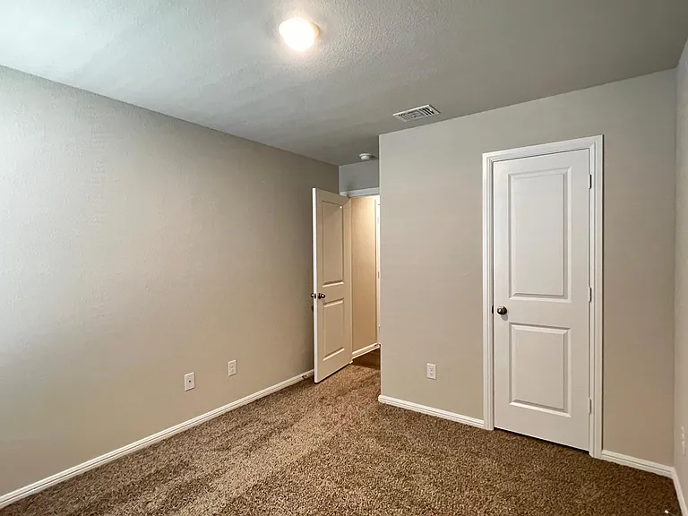 1416 Dillard Creek Dr — Photo 16