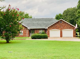 242 Huntington Rd, Ardmore, OK 73401