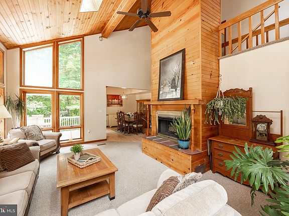 5th image of 105 Mount Laurel Ct