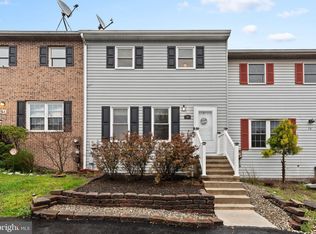 56 Privet Dr, Etters, PA 17319
