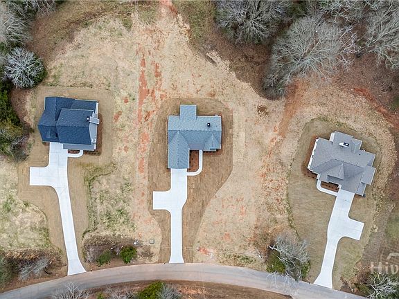 4th image of 570 Davis Road