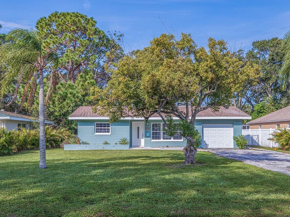 1st image of 2135 Desoto Way S