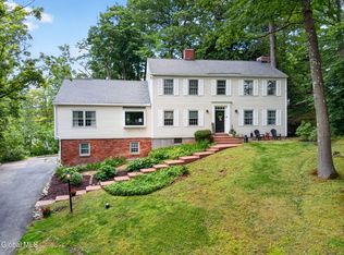1376 Ruffner Ct, Niskayuna, NY 12309