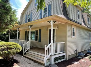 124 Chestnut Cir, Northport, NY 11768