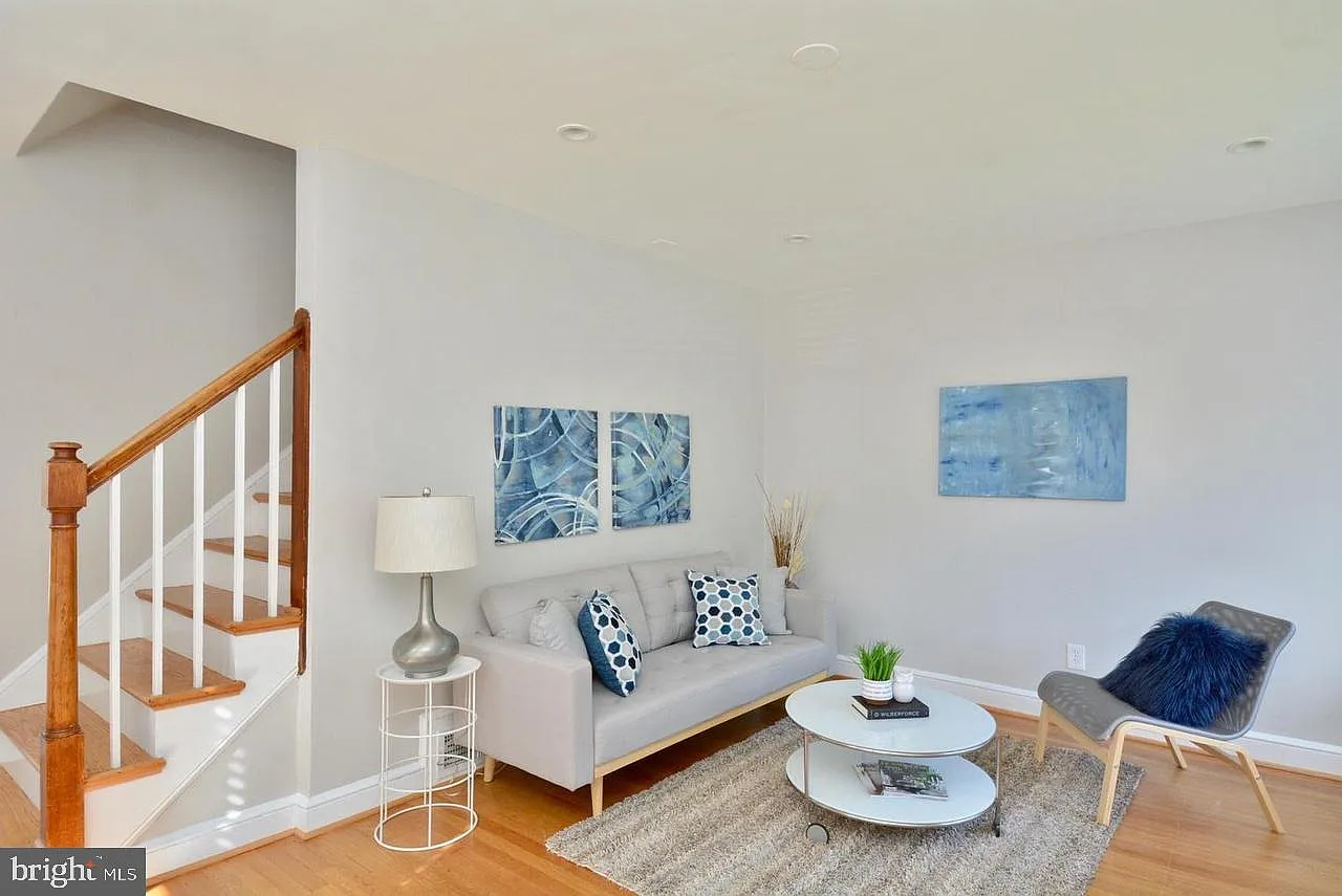 3 bed, 1404 sqft, $3,700 — Photo 4