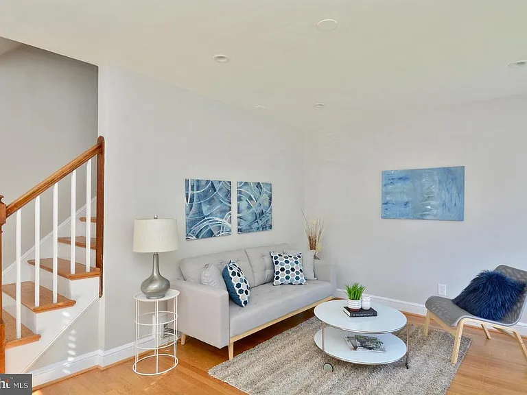 2602 S Troy St — Photo 4