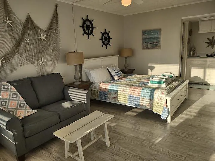 1 bed, 300 sqft, $1,900 — Photo 2