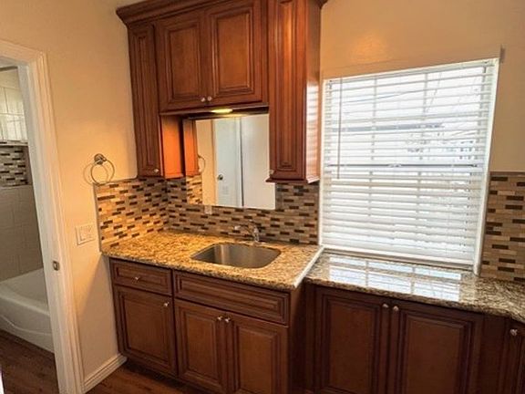 5th image of 10228-10230 Tabor St #9