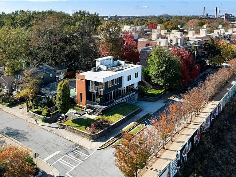 55 Chester Ave SE — Photo 42