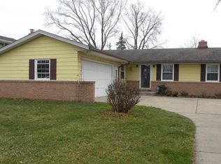 7675 Royal Ridge Dr, Parma, OH 44129