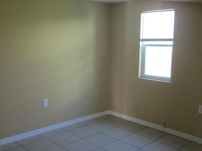 2408 W Fig St #D — Photo 5