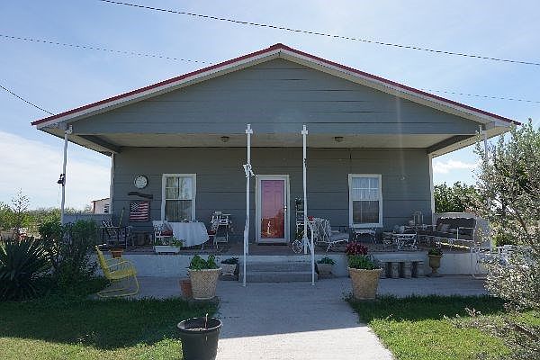 1st image of 1917 S Davis Dr