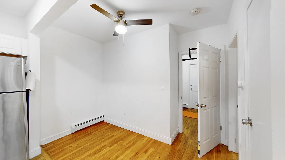 Building Photo - 27 5th St #4