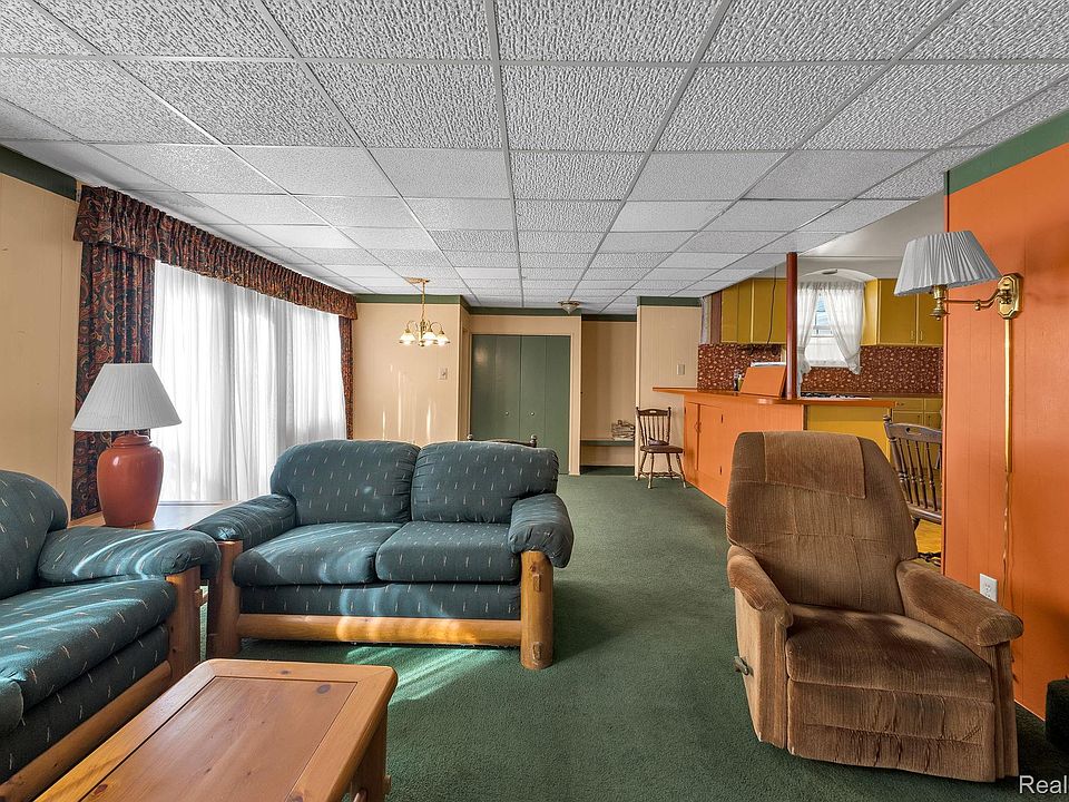 25825 Lyndon, photo 7