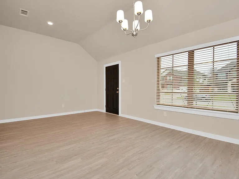 2734 San Bernard Dr — Photo 8