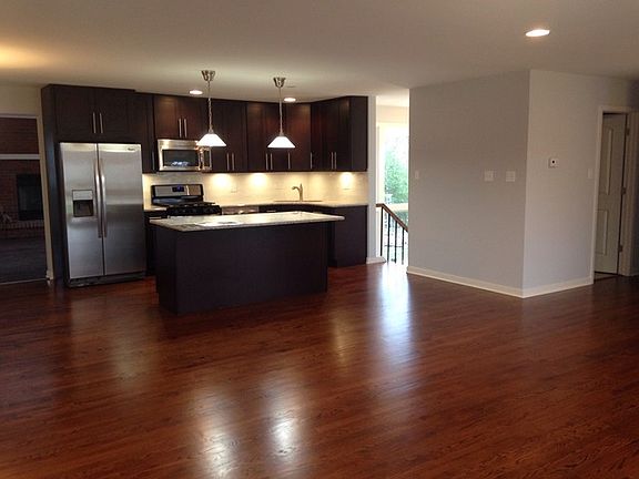 4th image of 15429 Michaele Dr