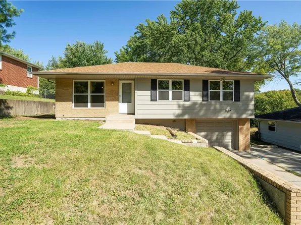 11620 E Scarritt Ave, Sugar Creek, MO 64054