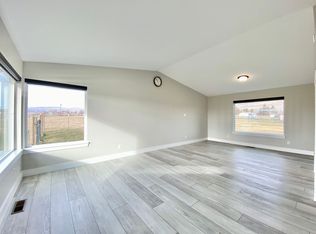 15803 Tieton Dr, Yakima, WA 98908