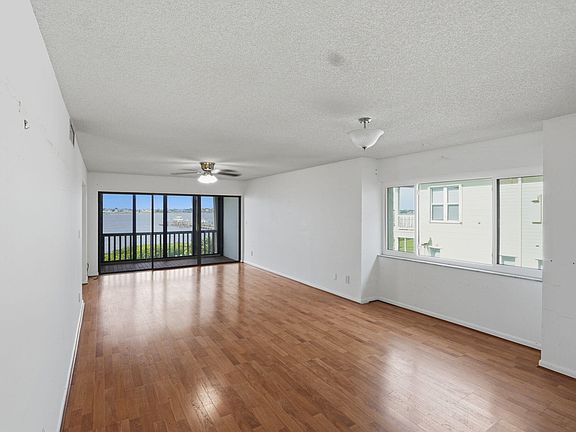 3rd image of 175 SE St Lucie Boulevard #D-2
