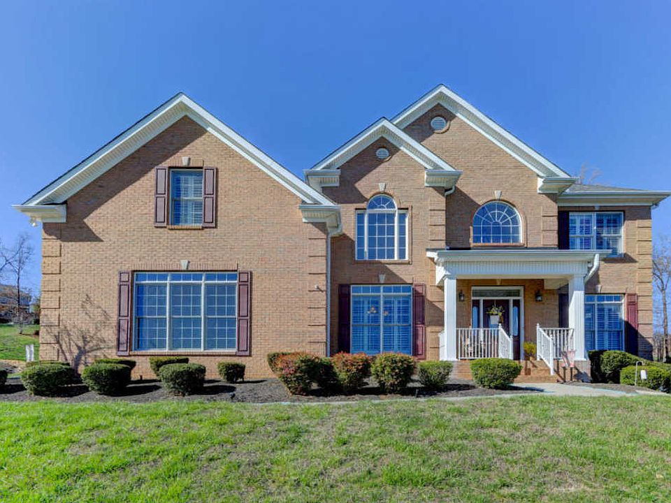 1st image of 709 Whispering Hills Ln