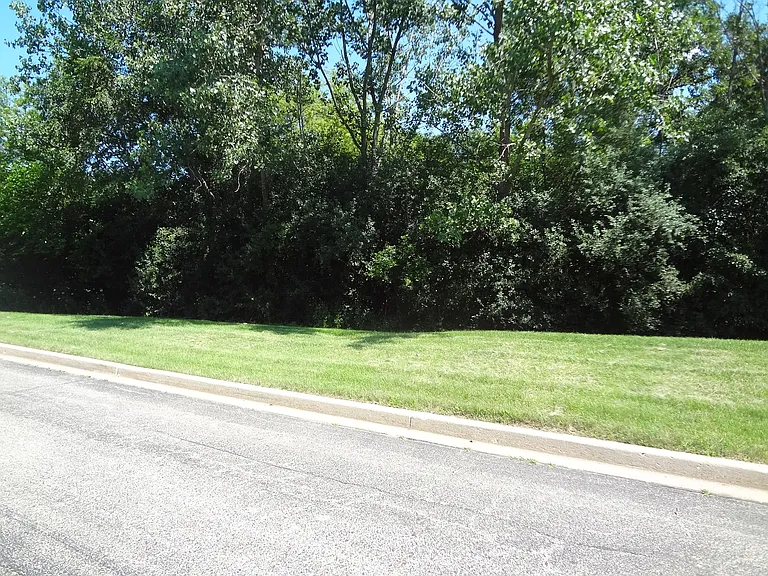 974 N Village Dr #2 — Photo 3