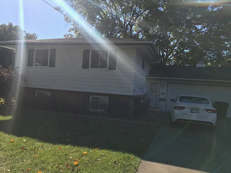 3409 N California Ave — Photo 3