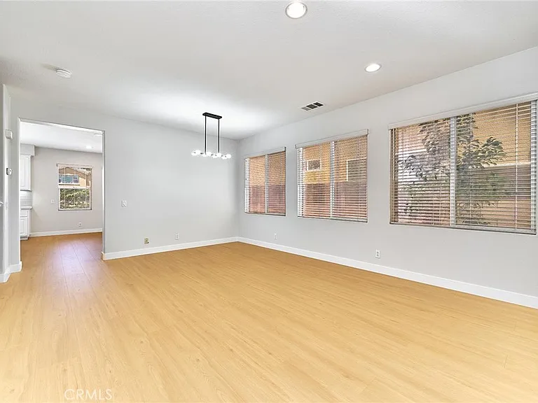 40 Freeman Ln — Photo 2