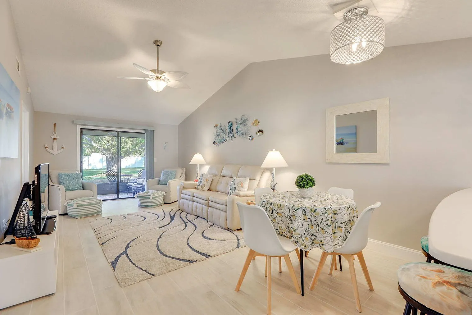2 bed, 2.0 bath, $2,568 — Photo 4