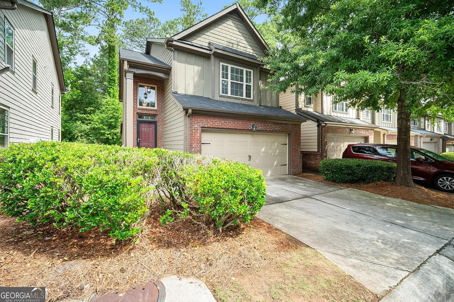 1278 Houndslake Dr photo 1