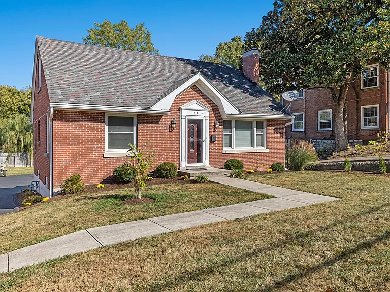 1717 Versailles Rd — Photo 1