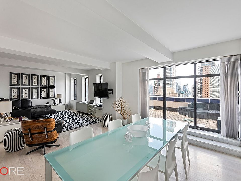 1st image of 43 W 61st St