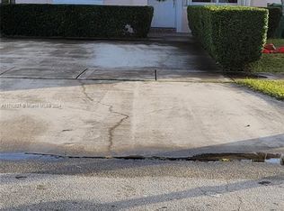 10554 SW 181st St, Miami, FL 33157