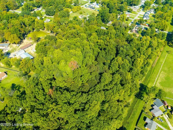 7395 Maurer Ln, Louisville, KY 40258